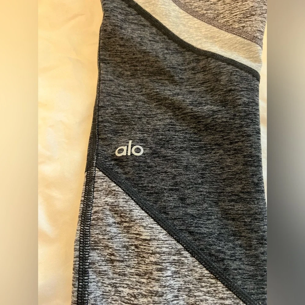 Alo Yoga Alosoft High Waist 7/8 Lounge Leggings Grey Stripe Size XS - Picture 5 of 11